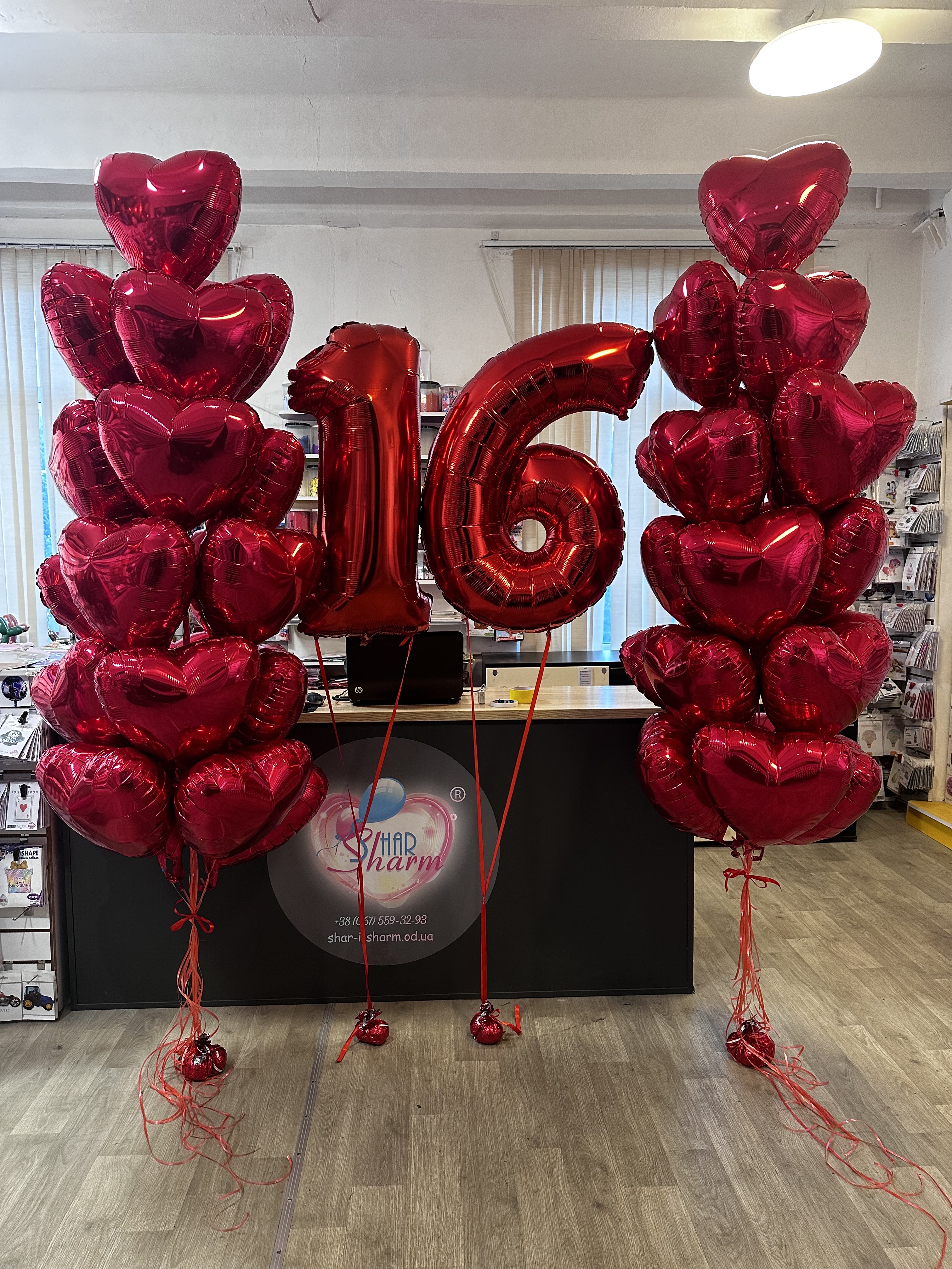 Набор шаров в красном стиле