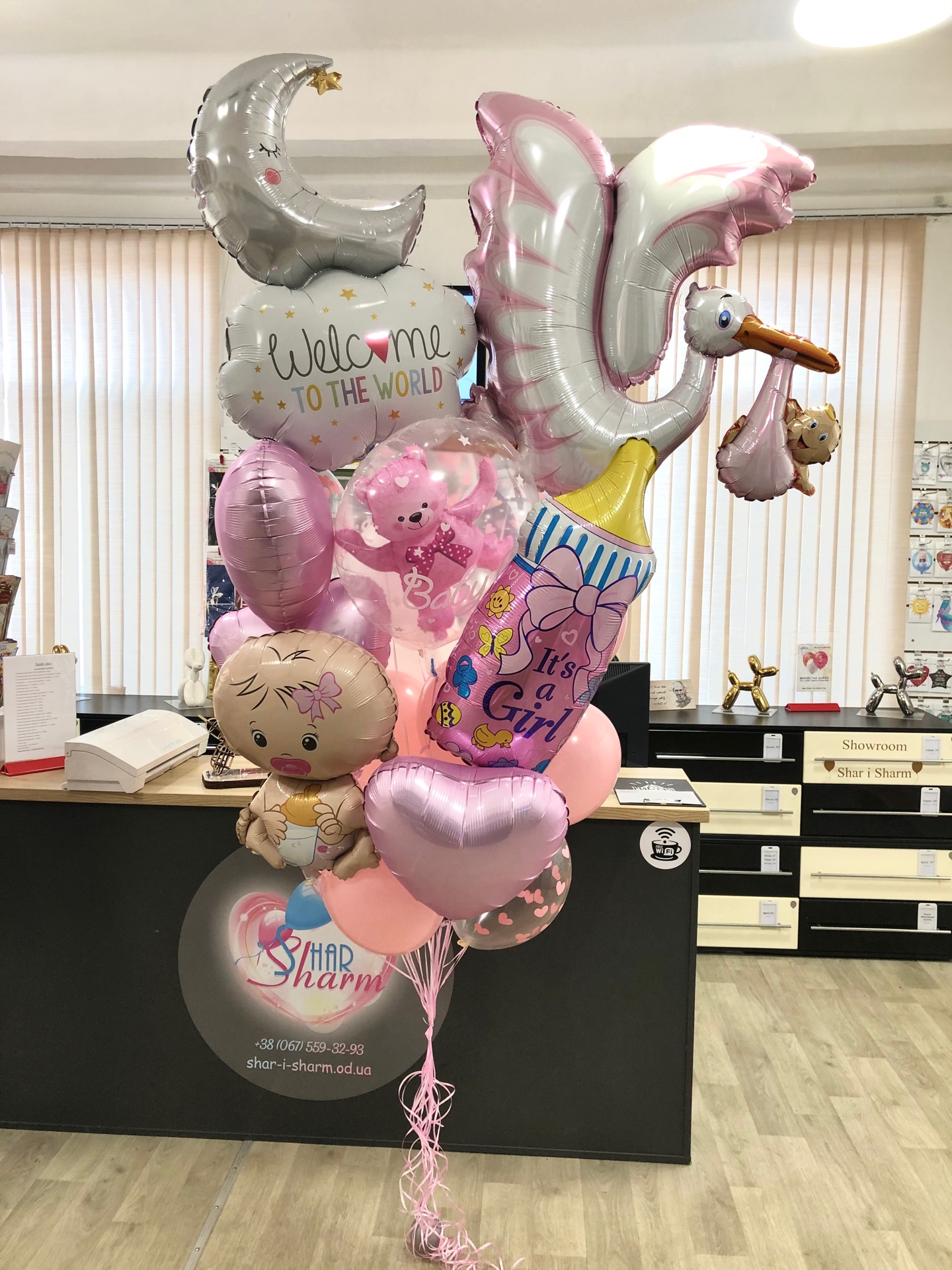 Букет шаров эксклюзив на выписку из роддома девочка