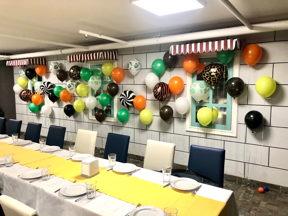 Фото зона из шаров в стиле животных