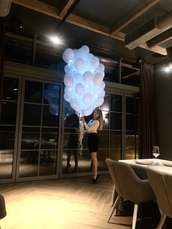 Облако из светящихся шаров 70шт