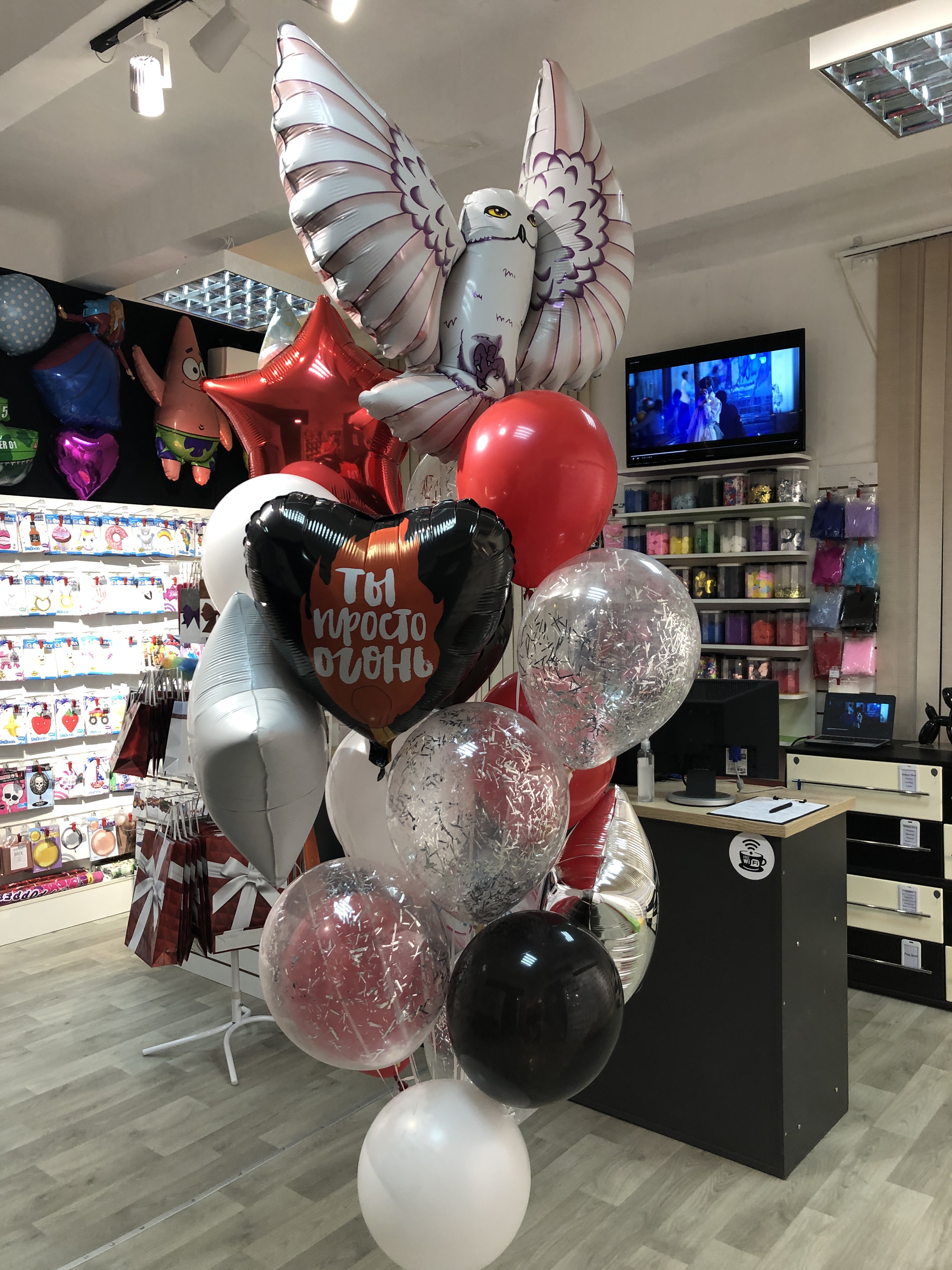 Красивый букет шаров с совой