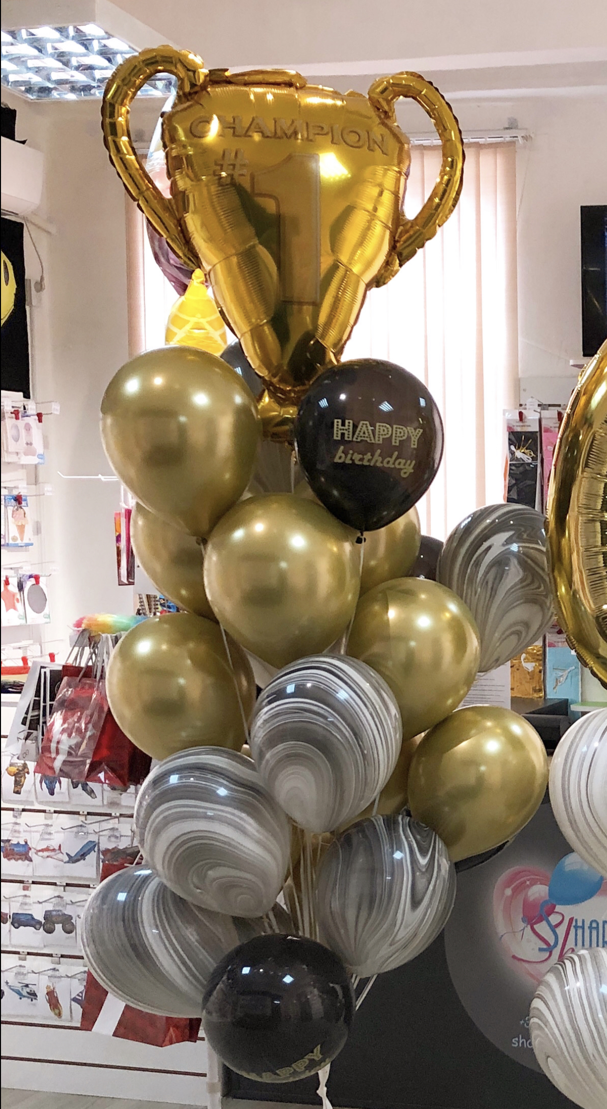 Букет с кубком ,шарами хром и агаты.Дорого и красиво