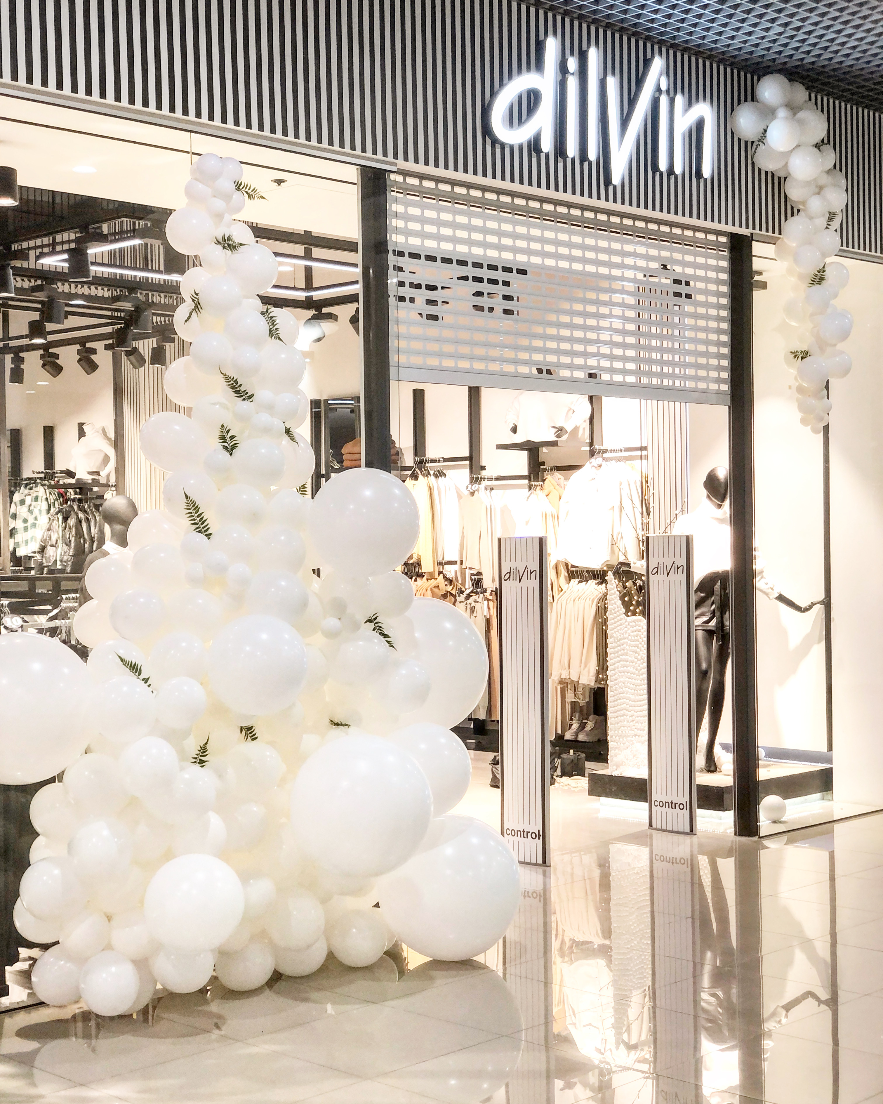 Оформление шарами магазина в Одессе