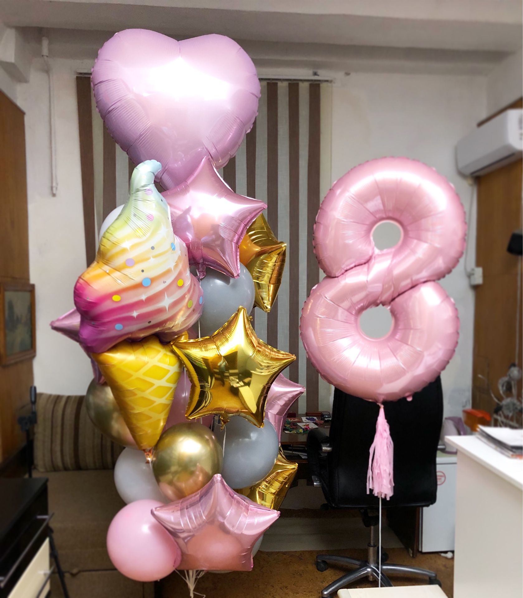 Оформление шарами на 8 лет