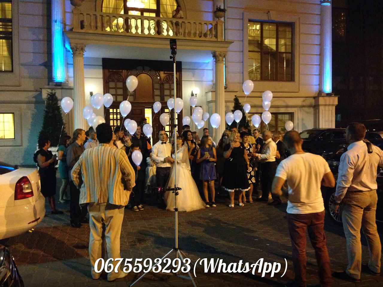 Светящиеся шары белые-50штук