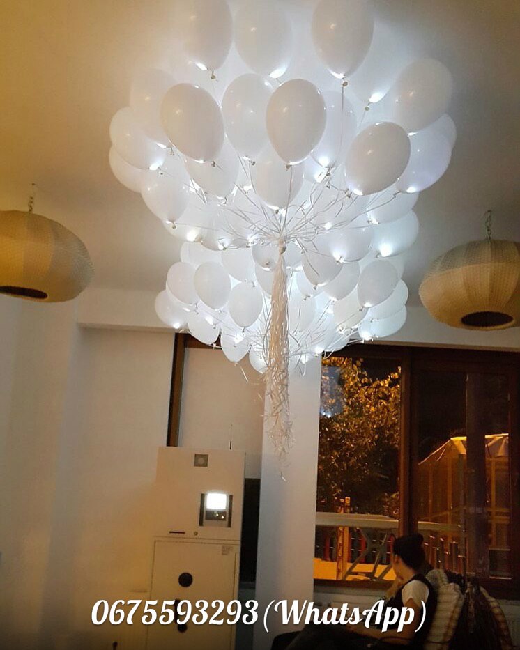 Светящиеся шары белые-70штук